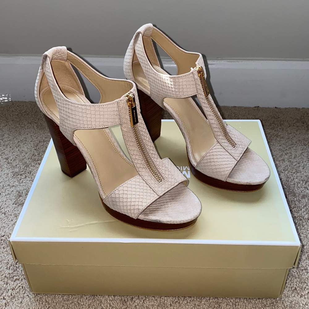 Michael kors leather sandals size 7.5 line new